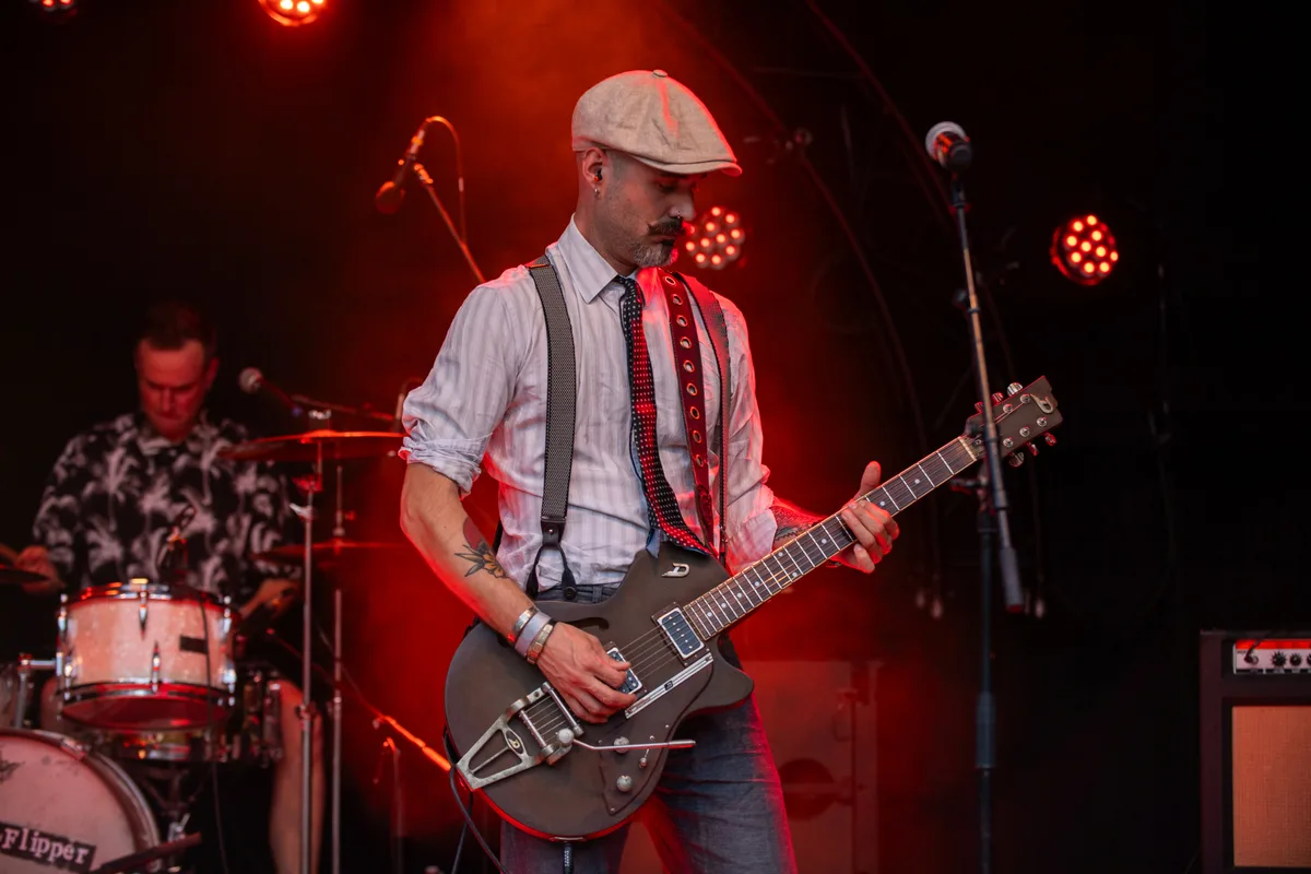 Freitagabend am Looren Open Air. Konzert von «Agent Flipper».